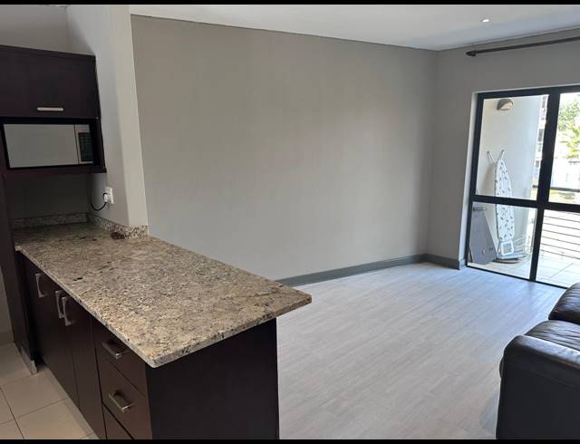 2 BEDROOM TOWNHOUSE TO LET IN WENDYWOOD